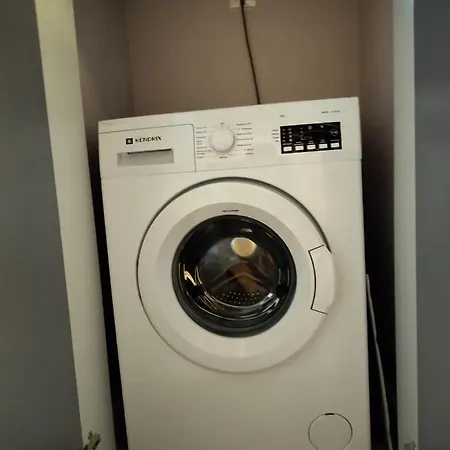 Gimispacetwo - Church View Design 1-br